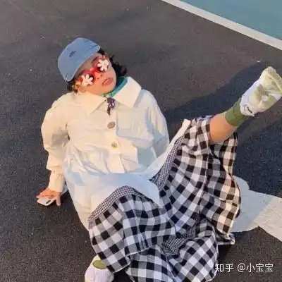  一个男生如果喜欢碰你这3个地方,多半是喜欢你,臭妹妹偷着乐吧