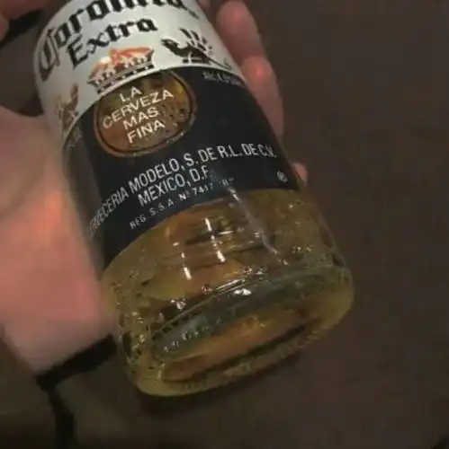  丧到崩溃的扎心文案小的时候真傻,竟然盼着长大