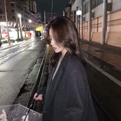  高清好看的女生头像ins高级感正脸图片