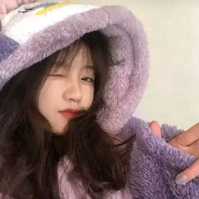  网易云热评老师拖堂同桌尿了裤子,我故意撒了她一身水,她不应该感谢我吗