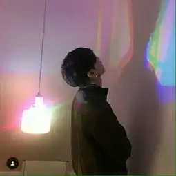  求下面这张图片的情头,差不多的就行