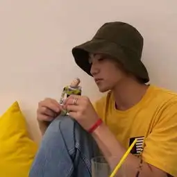  2018最新男生微信头像低调成熟大气我不缺朋友缺的是你