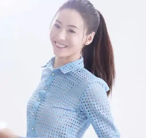  张柏芝晒照,三胎4个月后再次变成少女,但一特征却证她生过娃