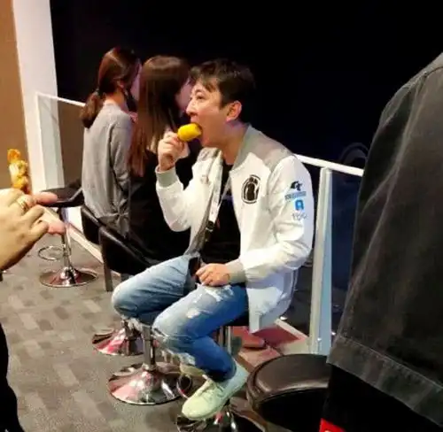  王思聪情侣头像是什么梗王思聪情侣头像意思含义出处介绍游戏吧