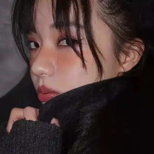 美女头像图片高清壁纸可