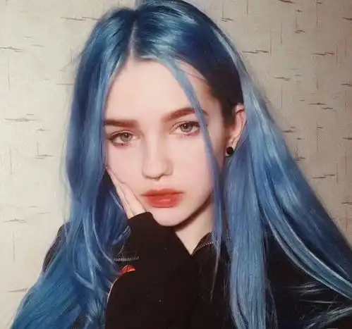  求问这个欧美小姐姐是谁呀她真的好好康