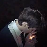  男生叼烟头像高清微信头像图片大全