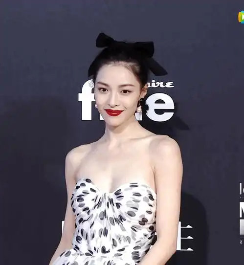  四大三小双顶流三爆爆的嫂子比美,你觉得谁最漂亮