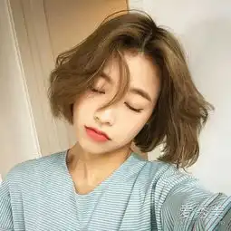  女生最爱的中分短发图片12款秋冬照着剪一定好看