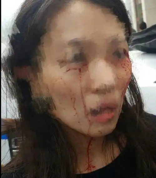 好看的女士戴口罩头像殴