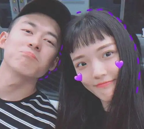 抖音上最火的情侣头像超