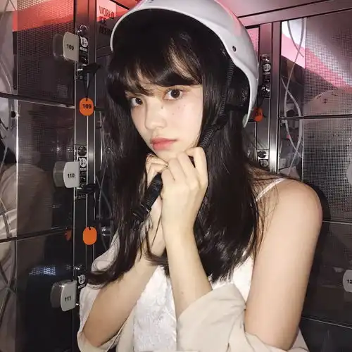 2018年女生头像真人女头