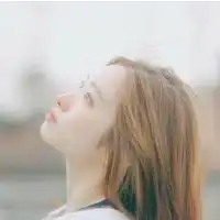  白发女生微信头像一头白发也很个性