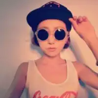  短发大叔黑白图片头像霸气