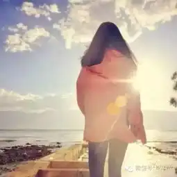 头像女日出背影不露脸