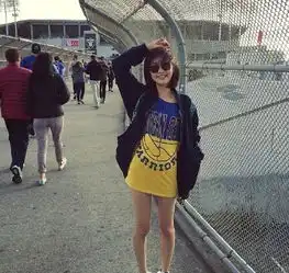  少女梦之婚纱想让好闺蜜陪着一起嫁出去