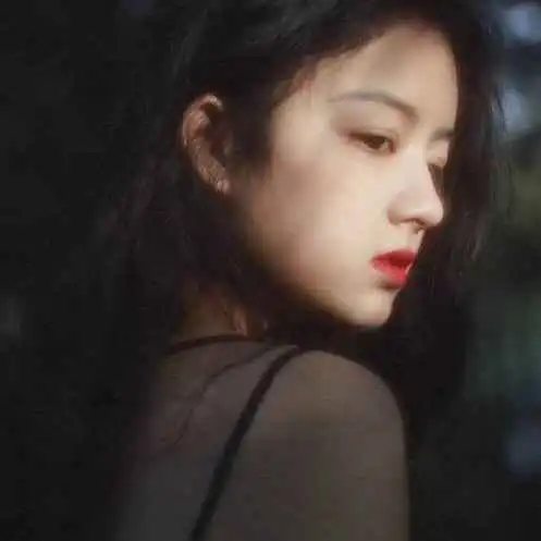 真人头像女生冷酷霸气 