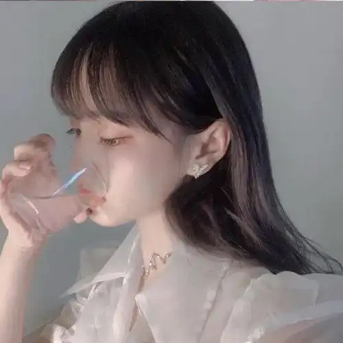  女生头像丨天冷了要照顾好自己
