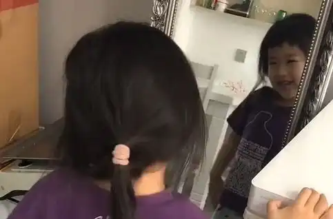  奶爸给小萝莉女儿剪狗啃式刘海火了,网友怕女儿被人惦记