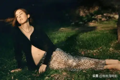  组图电影甘草披萨女星alana杂志大片,文艺面孔清新洒脱