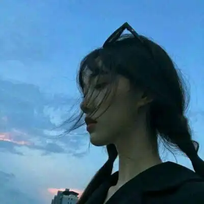  女生头像伤感孤独侧面侧颜气质美女图片头像