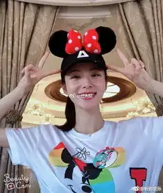  组图王思聪新女友晒旧照疑似回应整容霸气配文装什么x