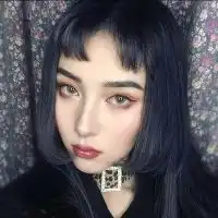  开心就笑委屈就哭你是个姑娘别太逞强.